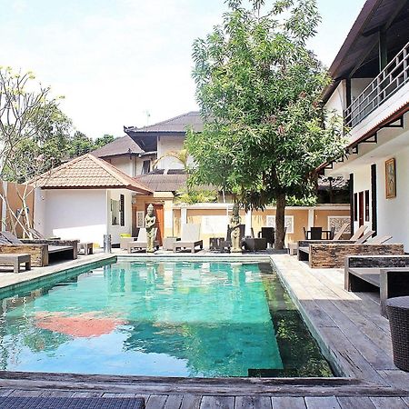 Mirah Hostel Legian Extérieur photo