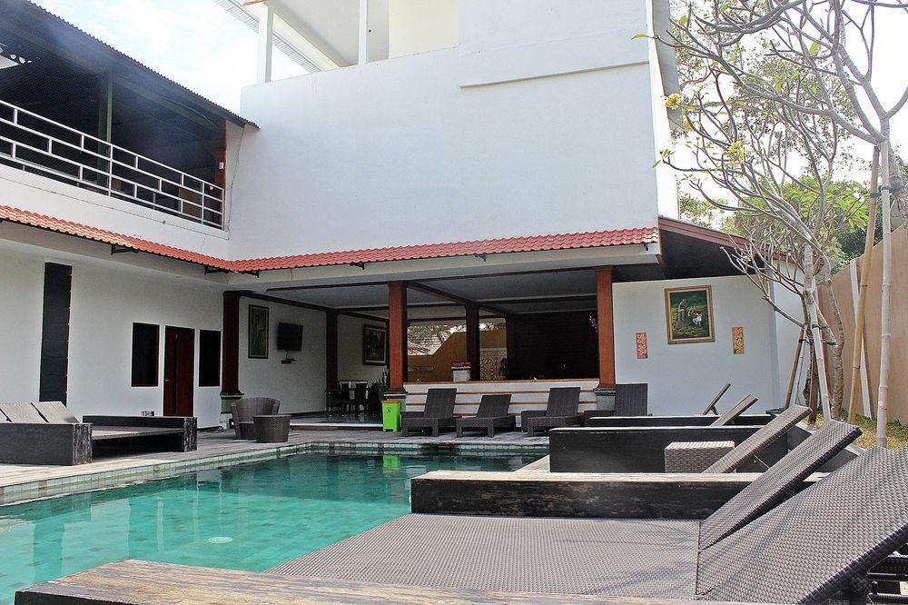 Mirah Hostel Legian Extérieur photo