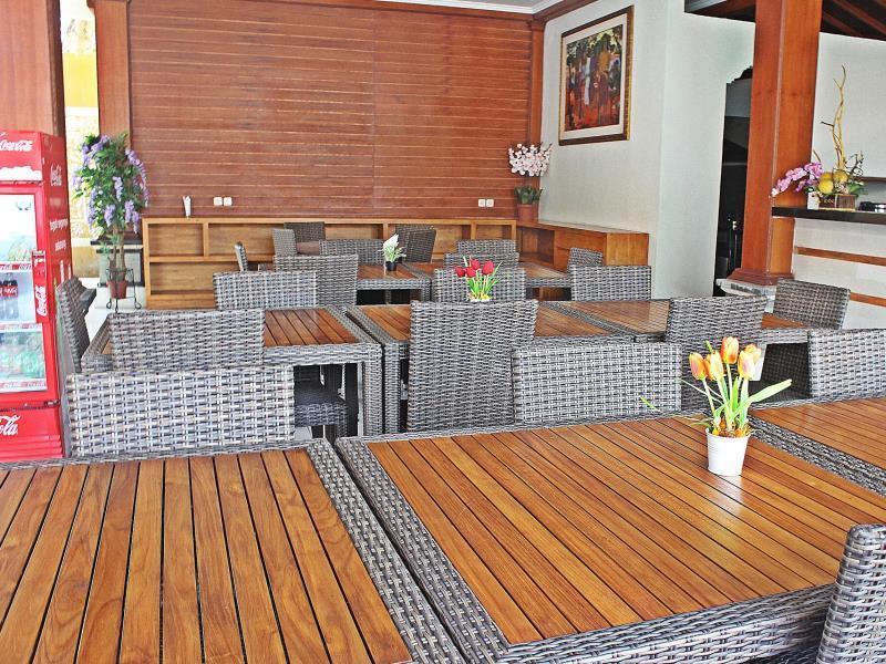 Mirah Hostel Legian Extérieur photo