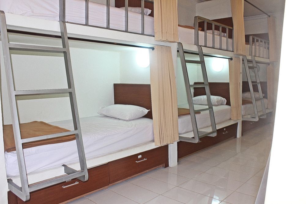 Mirah Hostel Legian Extérieur photo