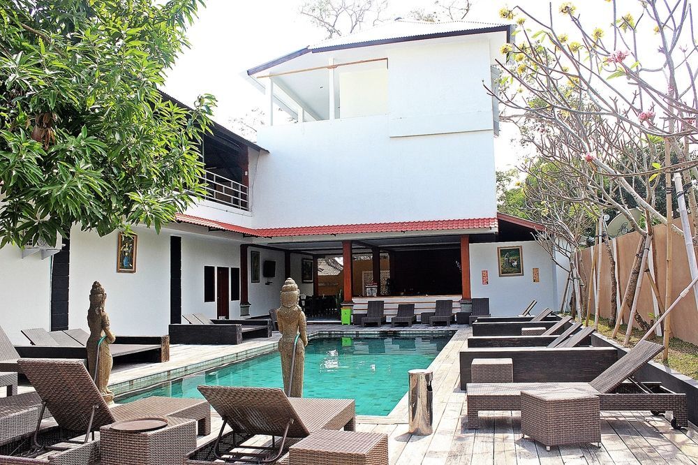 Mirah Hostel Legian Extérieur photo